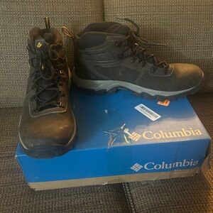 Men’s Size 13 Columbia Newton Ridge Plus II Hiking Boot. Worn a Few Times
